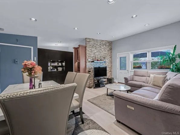 4 Rose Street #6 -2A, Oceanside, NY 11572