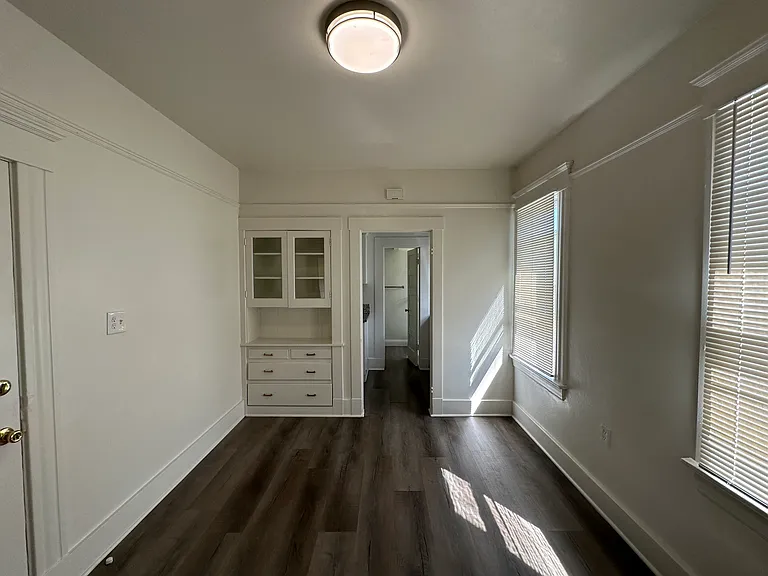 910 N Park Ave #3 — Photo 5