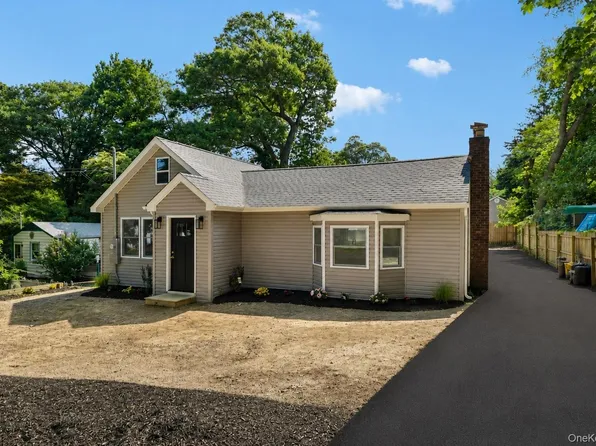 5 Kew Drive, Sound Beach, NY 11789