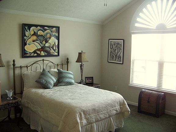 5th image of 17045 Huntley Pl