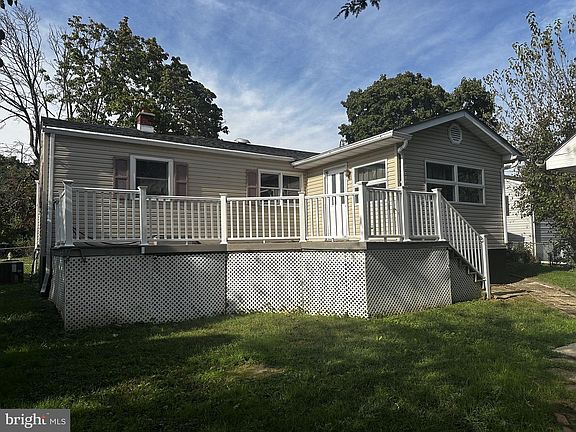 2nd image of 120 Bowling Ln