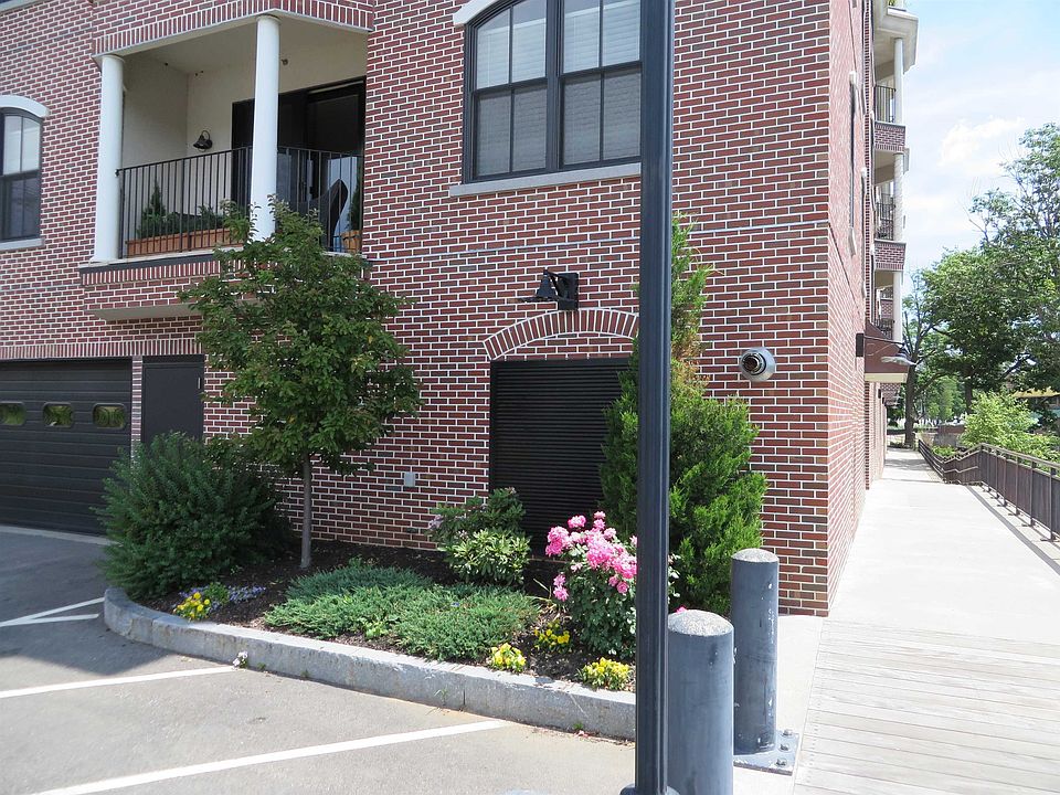2nd image of 52 Main Street #504