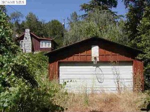 3rd image of 1675 Lees Ln