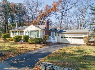 4 Susan Ave, North Chelmsford, MA 01863