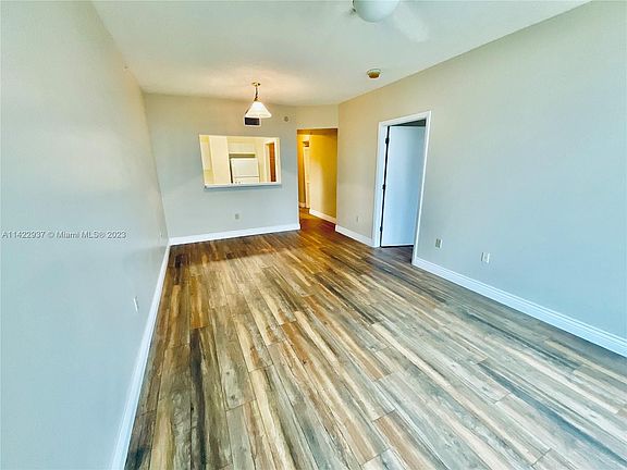 3rd image of 3020 NE 32nd Ave APT 621