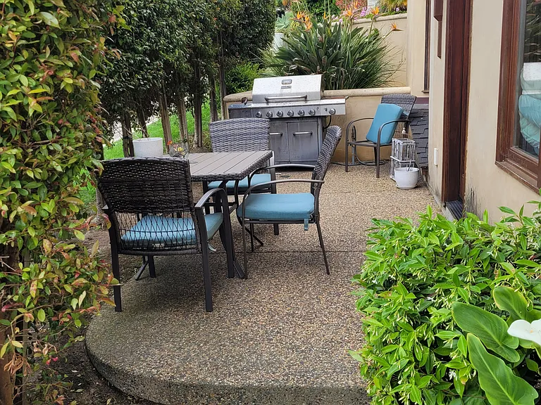 610 Amphitheatre Dr — Photo 23