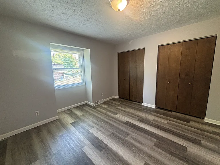 601 Lakeview Dr — Photo 8