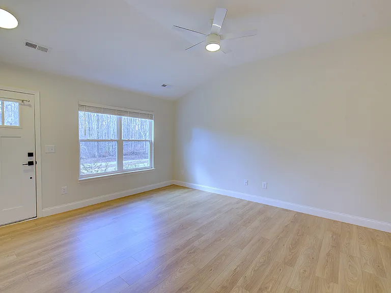 124 Kennedy Rd #A — Photo 6