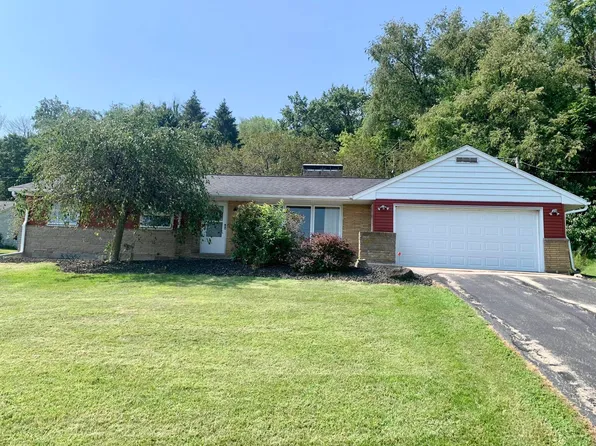 1203 Belmont Ave, Savanna, IL 61074