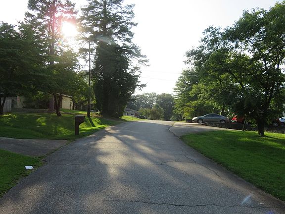 5th image of 4 Piney Woods Ln