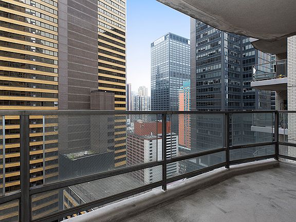 3rd image of 159 W 53rd St APT 24B
