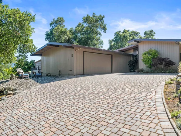 7 La Campana Rd, Orinda, CA 94563