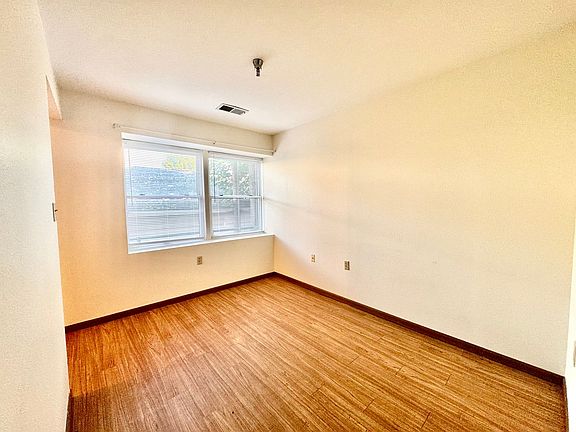 4th image of 405 & 407 S Blackhoof St #B5b4b6a5f