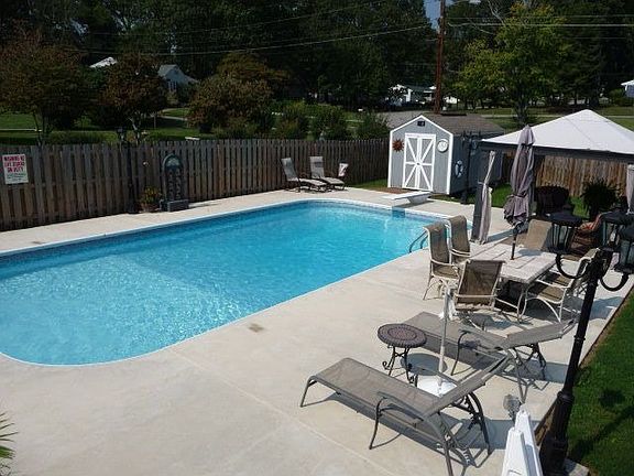4th image of 907 Belvoir Ave