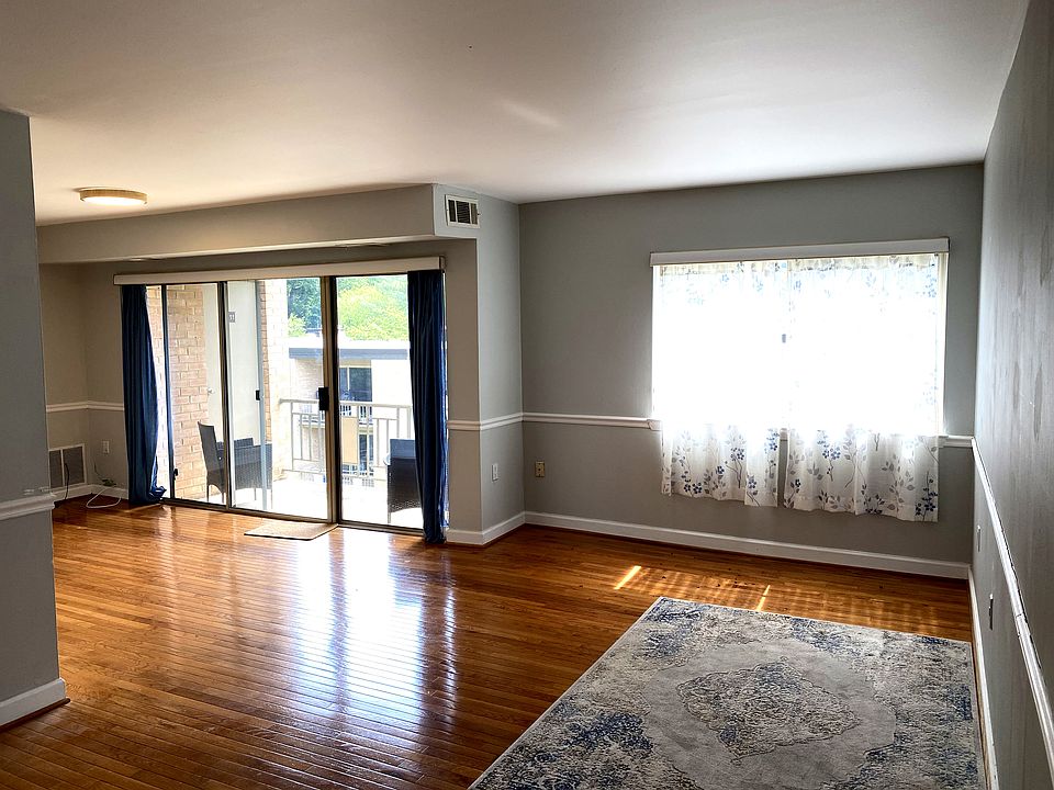 1st image of 5113 Crossfield Ct APT 11