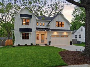 5325 W 72nd St, Prairie Village, KS 66208
