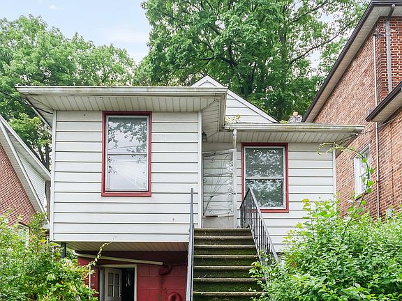 3rd image of 5455 Sylvan Ave