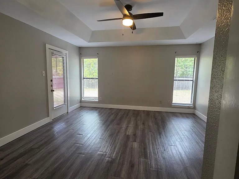 1819 Sundown Dr — Photo 9