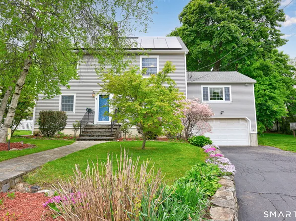 7 Merrill Road, Trumbull, CT 06611