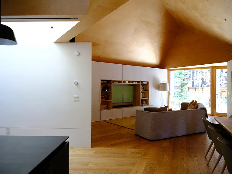 3008 Oakland Ave — Photo 6