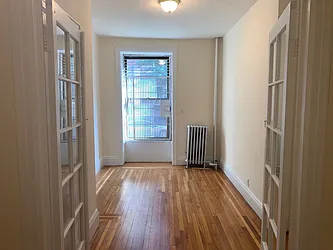 Rented by R New York