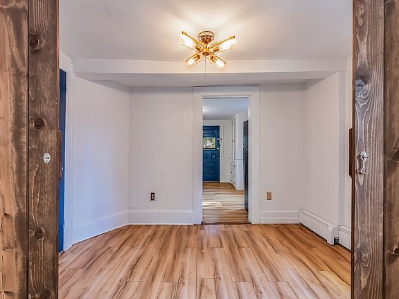 4th image of 25 Daniels St #2