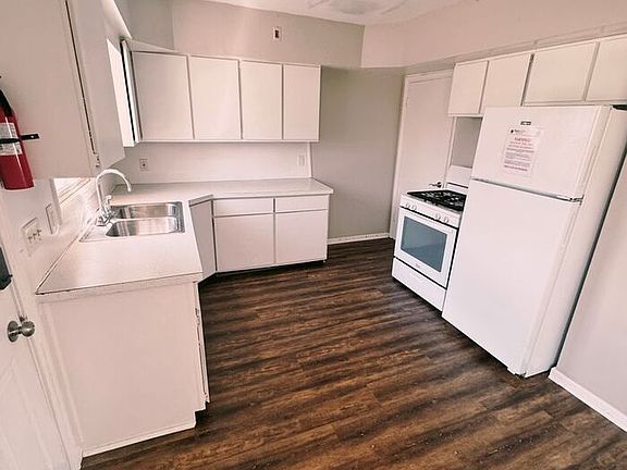 3rd image of 902 Hays Park Ave