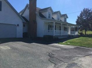 891 Pond St, Pounding Mill, VA 24637