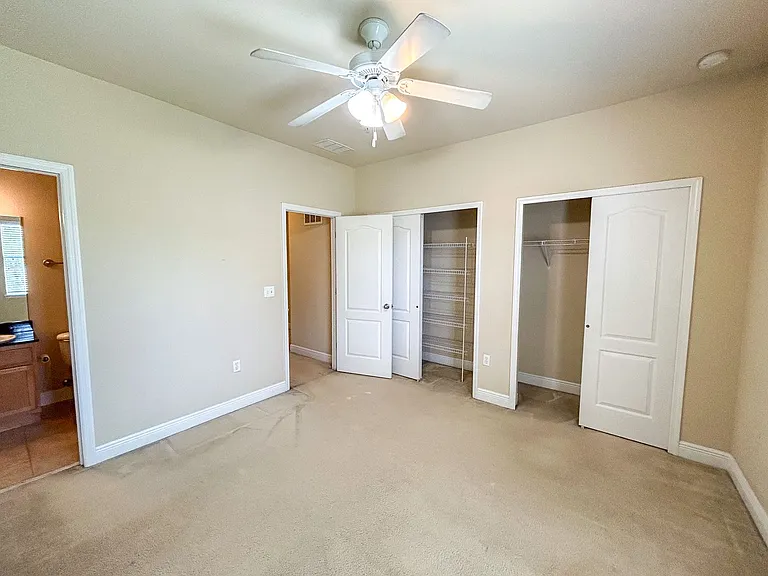 2942 SW 35th Pl #32 — Photo 20