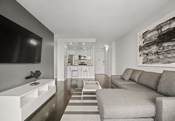 5th image of 300 E 54th St APT 26C