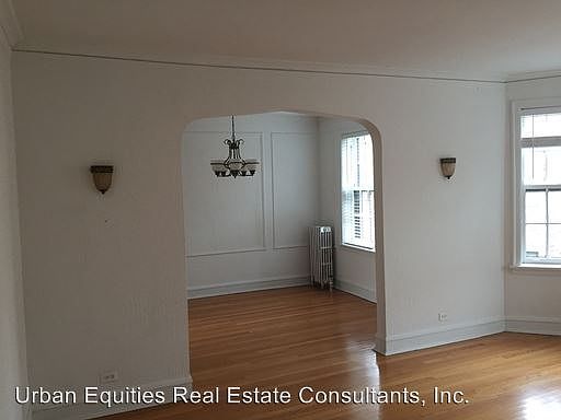 2nd image of 4879 N Paulina St APT 3A