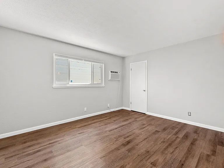 3557 6th Ave #2 — Photo 12