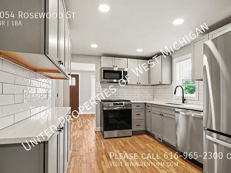 1054 Rosewood St — Photo 2