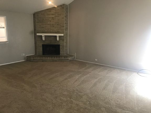 4th image of 13711 Grosvenor St