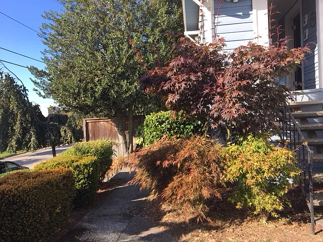 Landcaping unit entryway