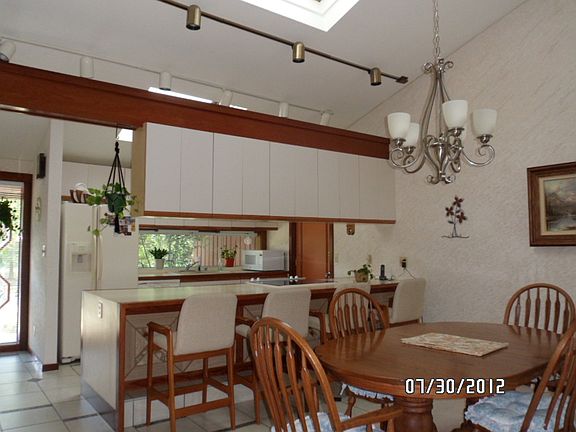 2nd image of 1162 Cliffdale Dr