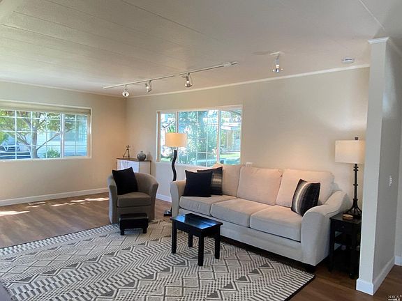 3rd image of 315 San Sebastian Way