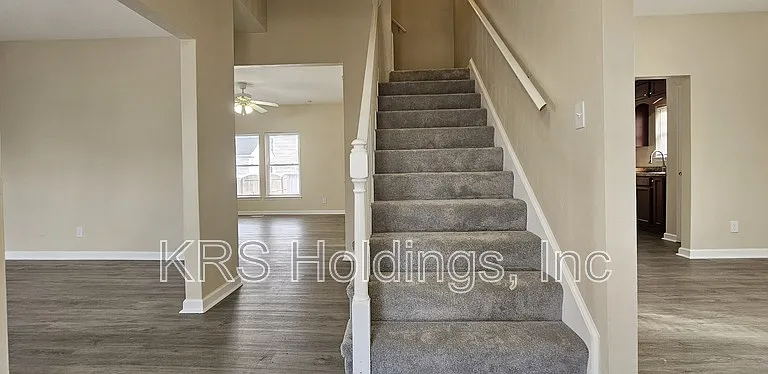 820 Maltby Cres — Photo 5