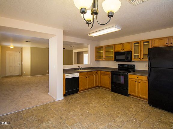 4th image of 585 W JARDIN Loop