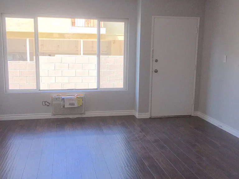 5743 Lexington Ave #3 — Photo 5