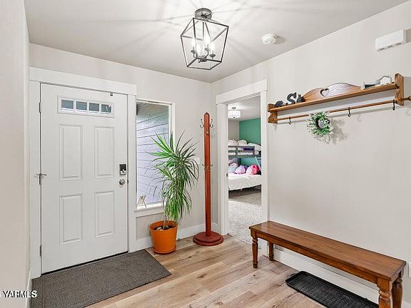 3rd image of 15649 Fisk Rd