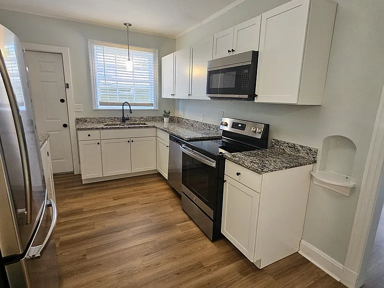 46 W 11th St — Photo 21