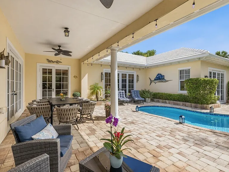 6585 Martinique Way — Photo 15