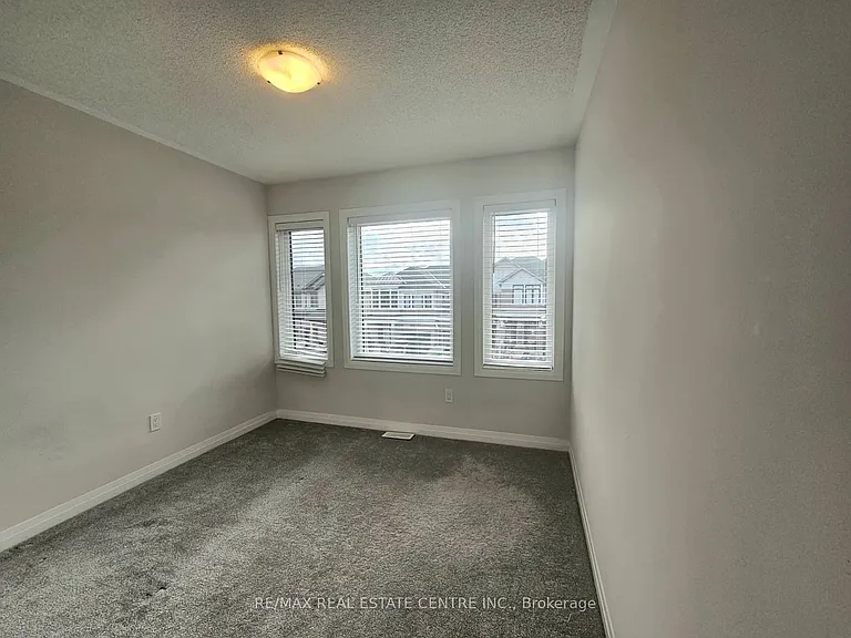 109 Freedom Cres — Photo 10