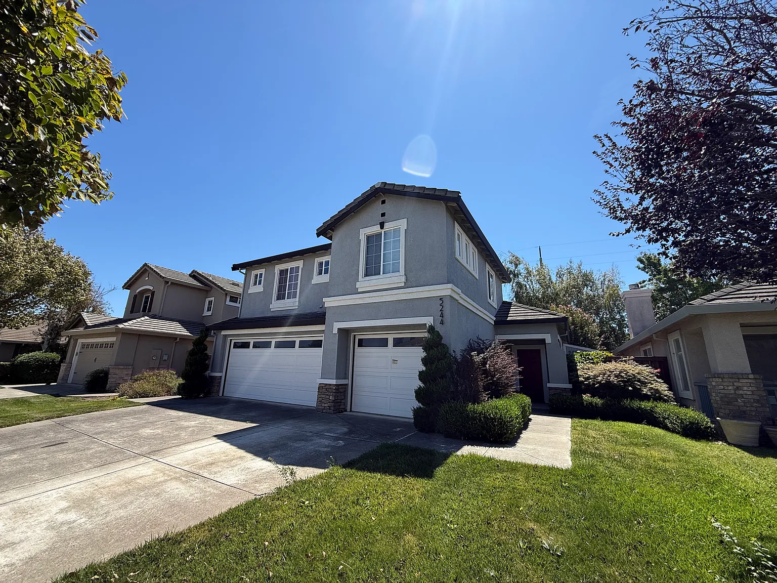 3 bed, 2.5 bath, 2308 sqft, $3,850 — Photo 2