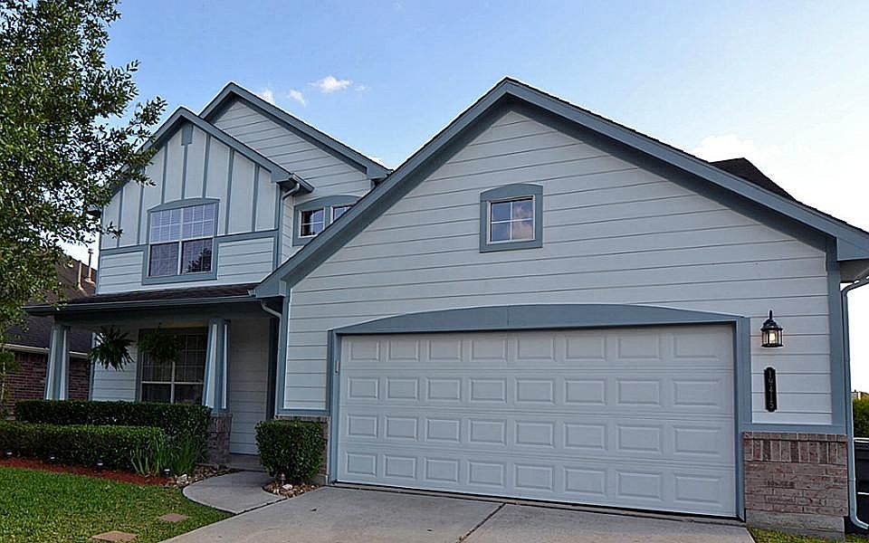 You'll LOVE this spectacular Home, Built 2002, with Double-Pane Windows and other Energy-saving feat
