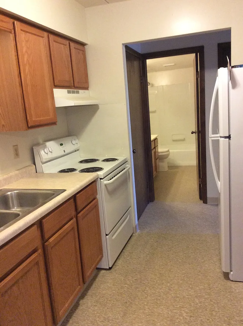 2130 — Photo 2
