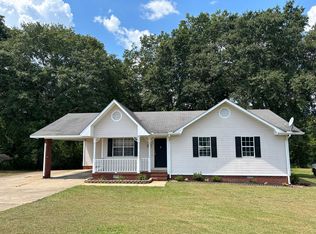11 Lone Oak Dr, Weaver, AL 36277
