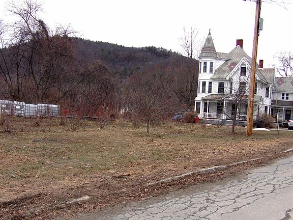 4th image of Railroad Street #182