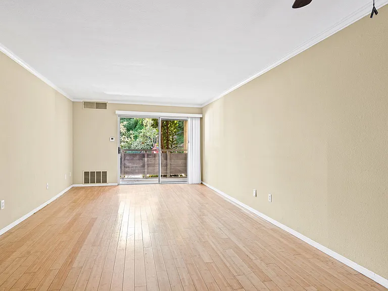 1621 Hotel Cir S #E103 — Photo 9